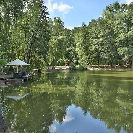 Roubenka- Rybolov Pro Deti A Dospele Alojamento de Turismo Selvagem *